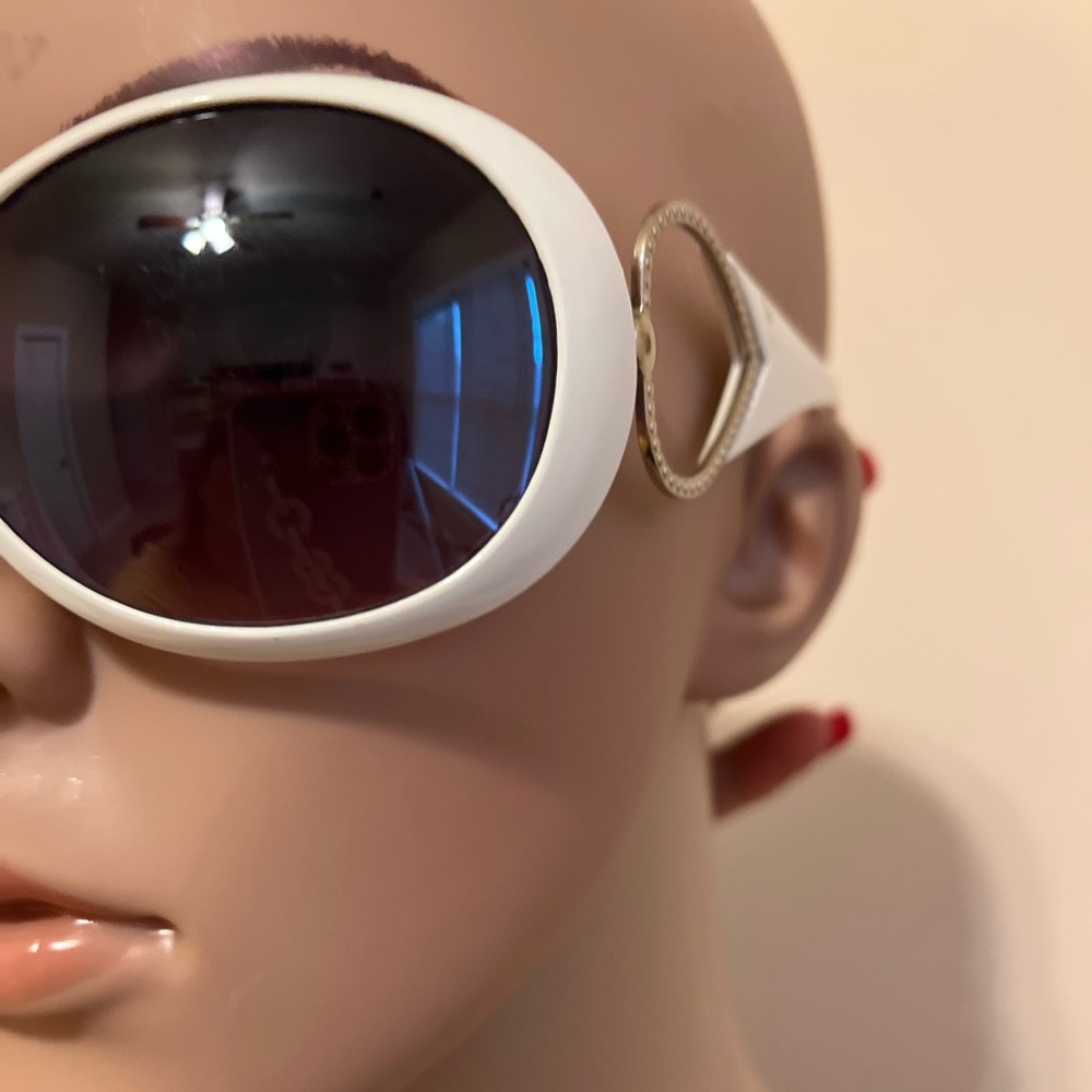 Trendy fashion sunglasses